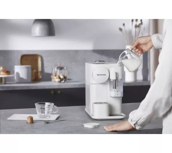 NESPRESSO by De'Longhi Lattissima One EN510.W Coffee Machine - White