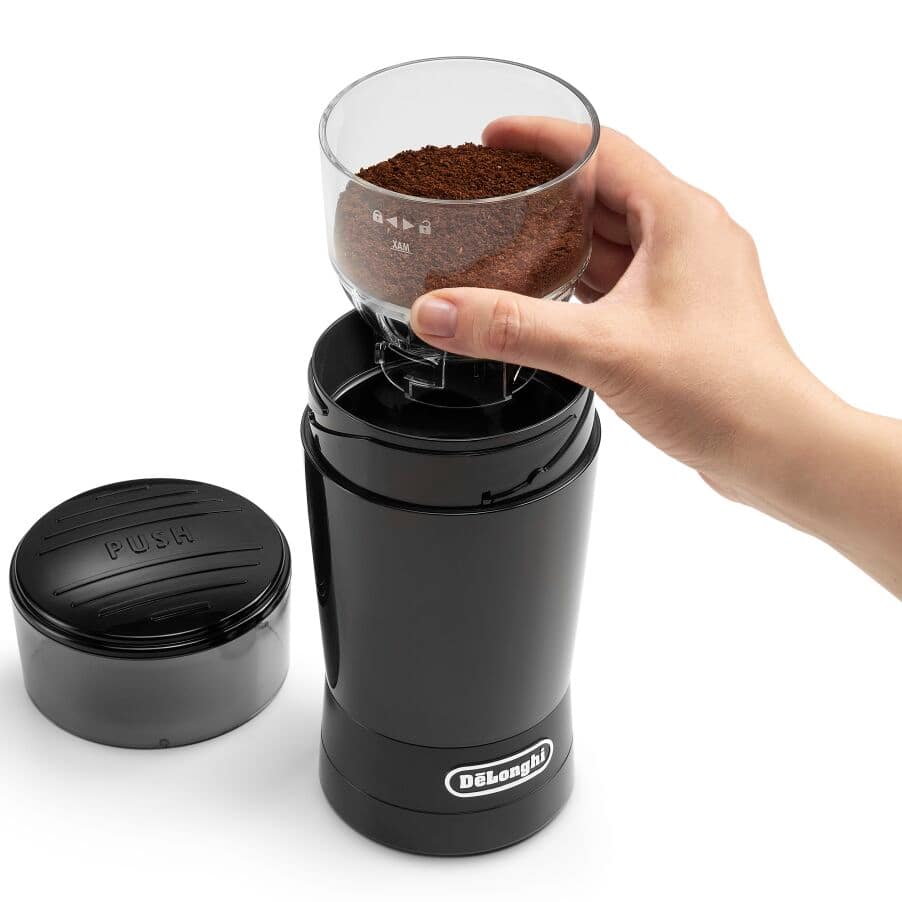 De'Longhi KG200 grinder in use