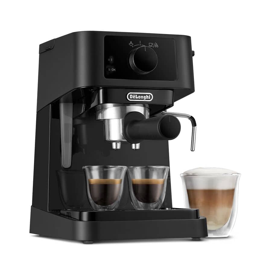 De'Longhi Stilosa EC230.BK side view with espresso