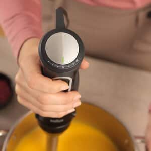 Braun MultiQuick 5 Pro MQ55236M variable speed control in use