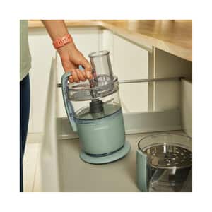 Kenwood MultiPro Go FDP23.140GR easy carry lifestyle image