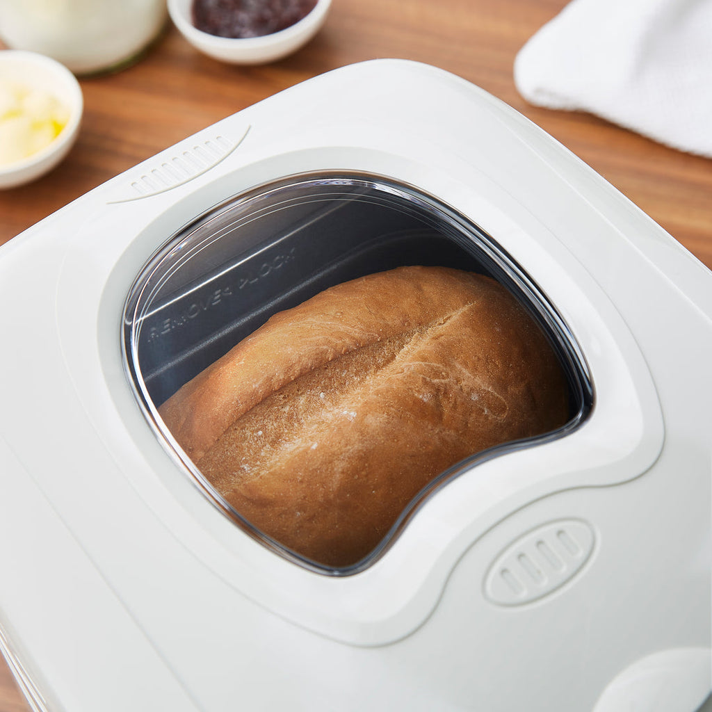 Morphy Richards Fastbake 48281 bread baking through window