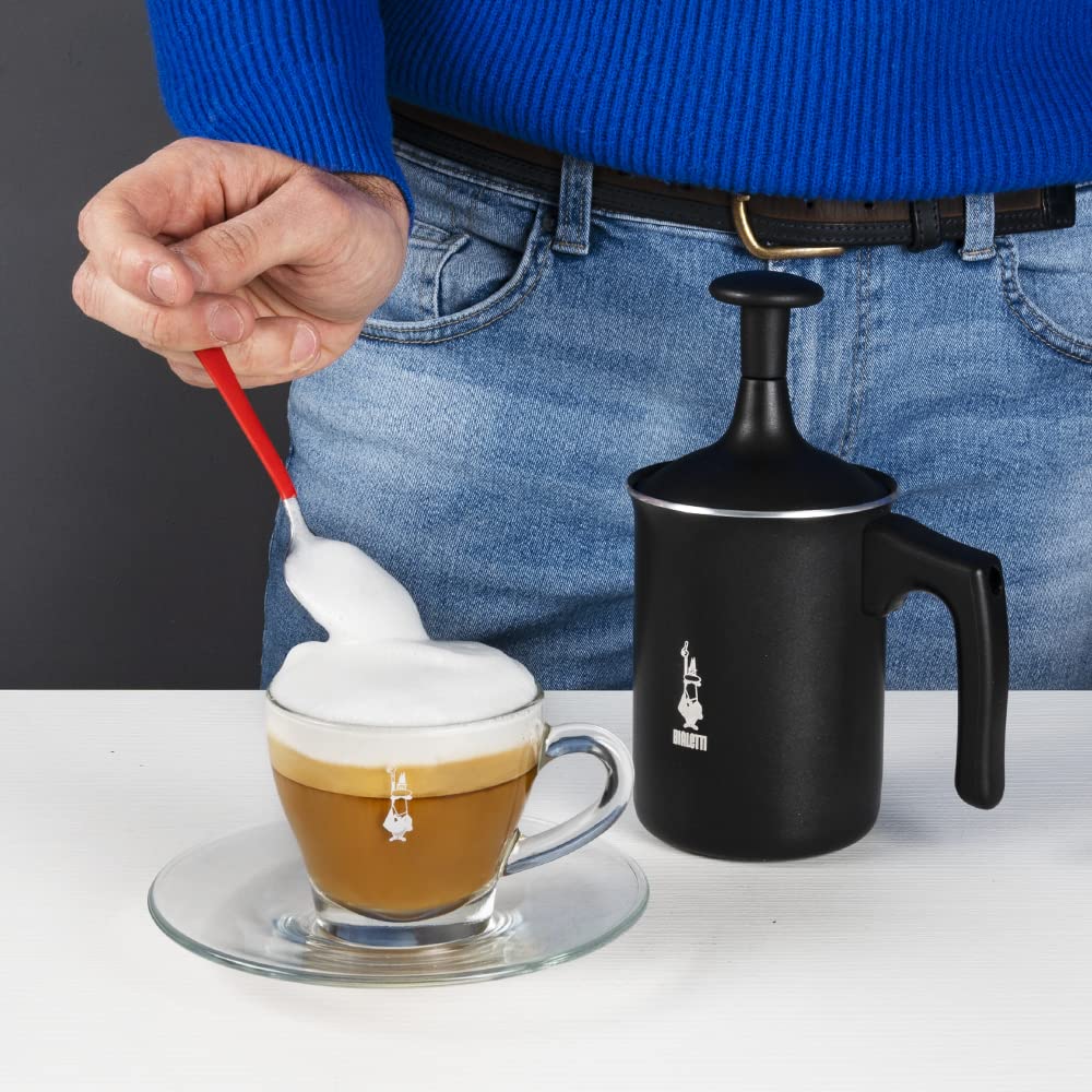Bialetti Perfetto Crema 160ml manual milk frother with cappuccino foam