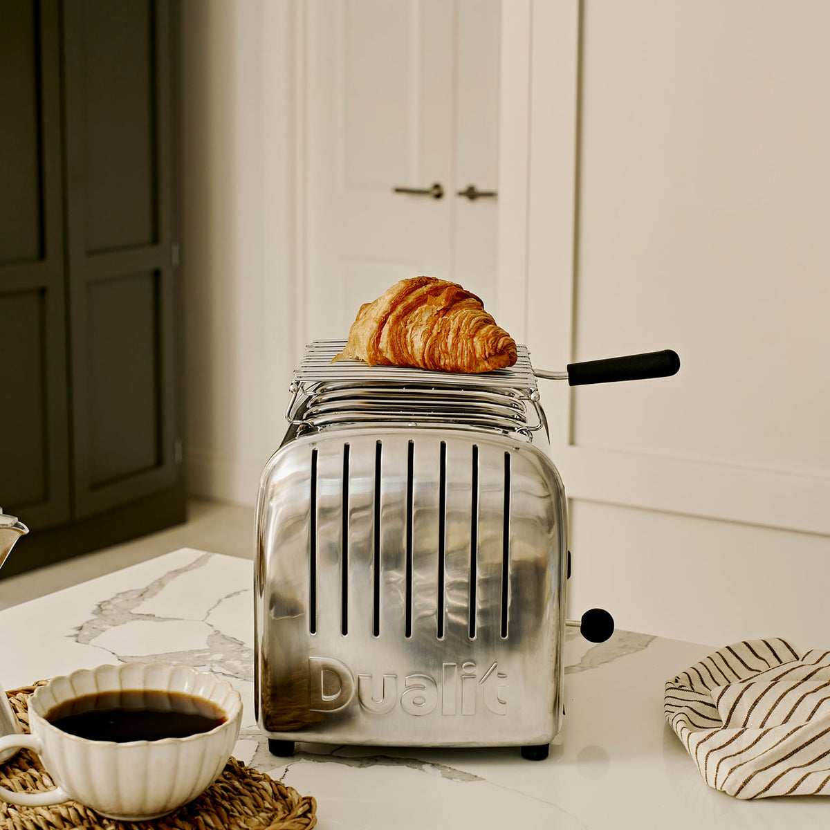 Dualit 4 Slice NewGen Classic Toaster Chrome with warming rack