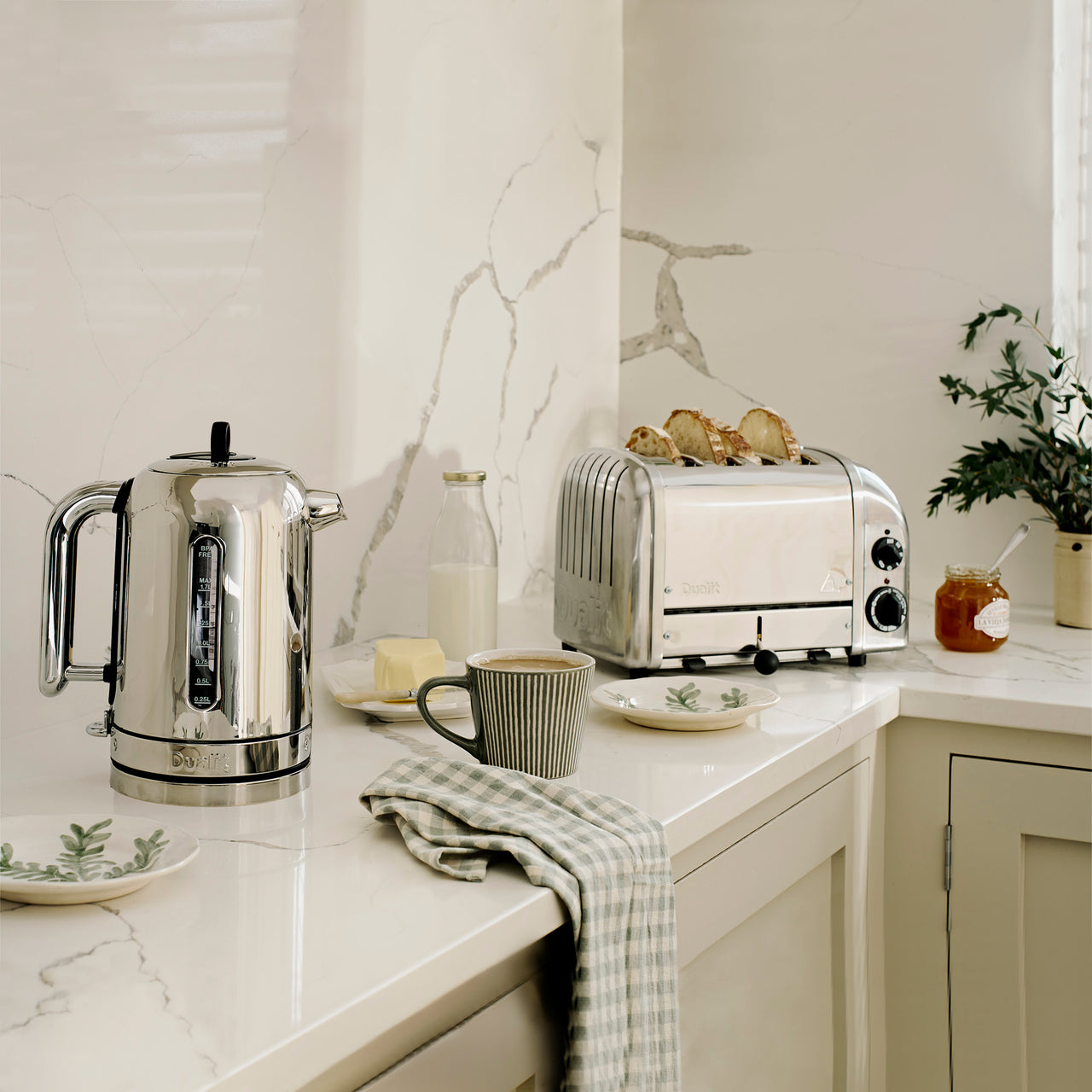 Dualit Classic Kettle Polished with matching toaster