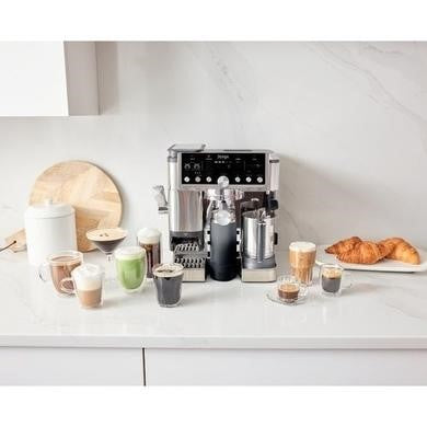 Ninja Luxe Café Pro Series ES701UK coffee machine brewing detail