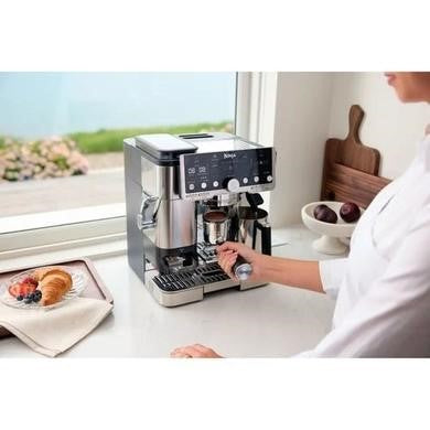 Ninja Luxe Café Pro Series ES701UK coffee machine controls and grinder view