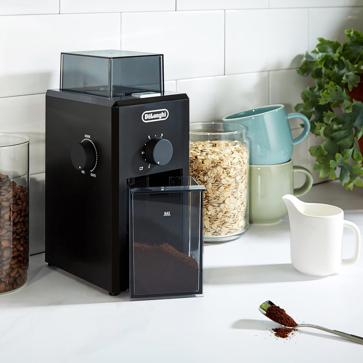 De'Longhi KG79 burr coffee grinder - side view