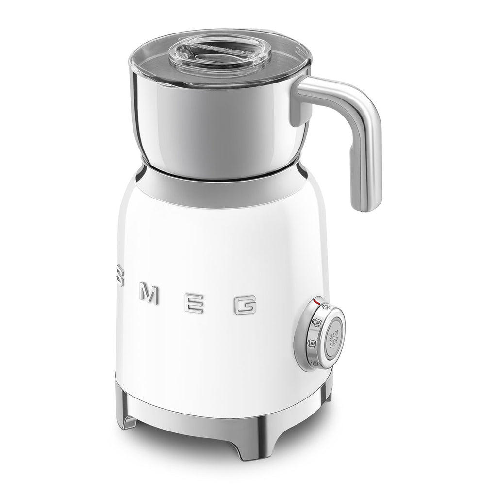 Smeg MFF11WHUK white milk frother – detail view