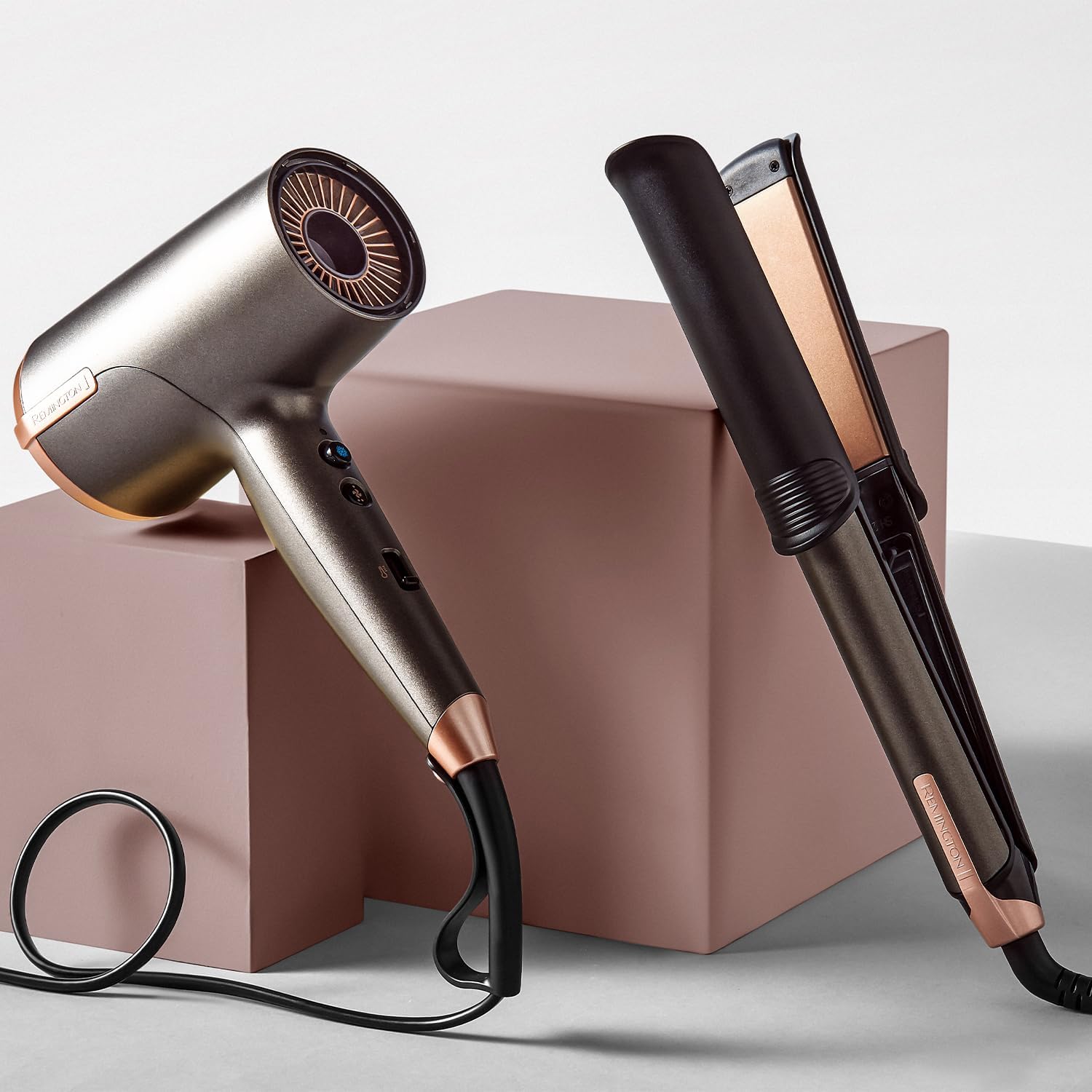 Remington ONE Dry & Style Hair Dryer with Diffuser and Flyaway Attachment D6077