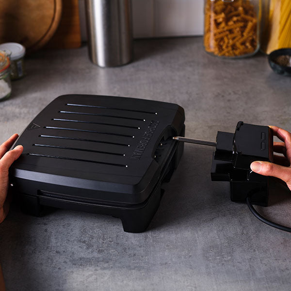George Foreman 28300 Immersa Grill Small Black – removable control panel view