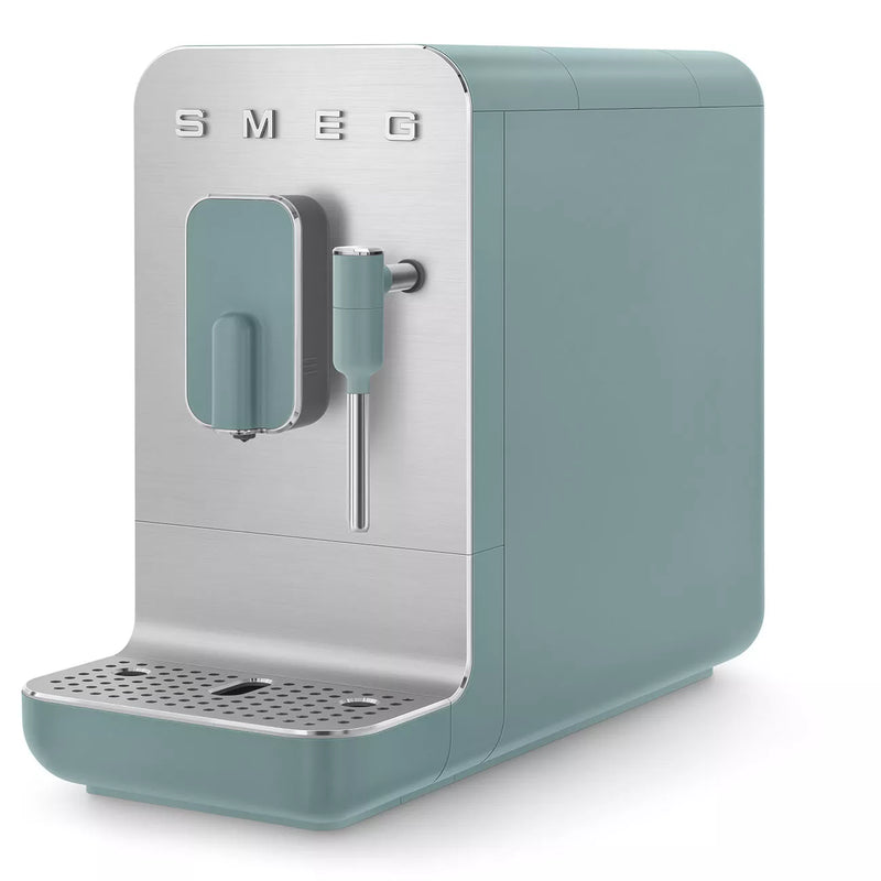 Smeg BCC12EGMUK Matte Emerald Green – steam wand and cup area