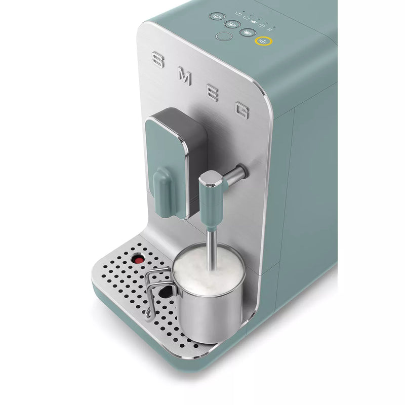 Smeg BCC12EGMUK Matte Emerald Green – front detail