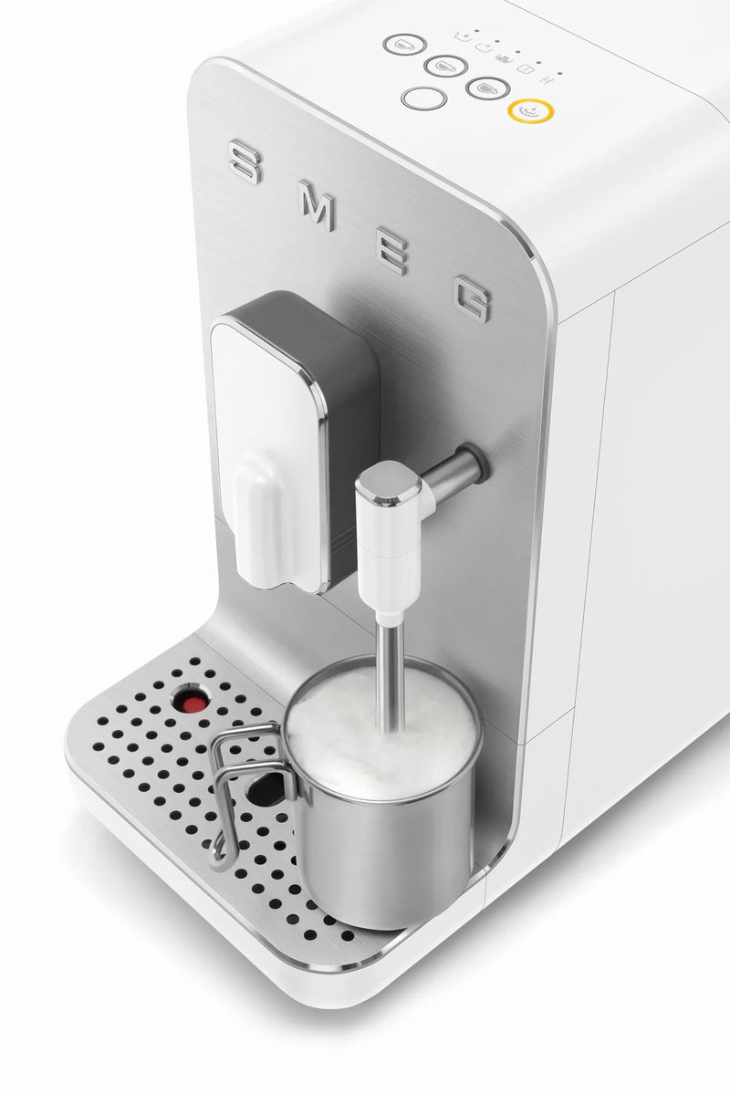 Smeg BCC12WHMUK Matte White – front detail
