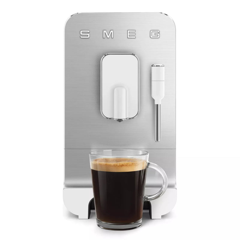 Smeg BCC12WHMUK Matte White – controls and coffee outlet